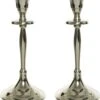 Decoris Set Van 2x Stuks Luxe Diner Kaarsen Staande Kandelaar Aluminium Kleur Zilver 20 Cm - Diameter Onderkant 9 Cm