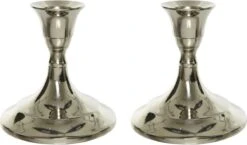 Decoris Set Van 2x Stuks Luxe Diner Kaarsen Staande Kandelaar Aluminium Kleur Zilver 9.5 Cm - Diameter Onderkant 9 Cm